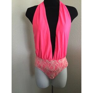 Womens retro plunging Front halter hot pink lace detail size‎ small